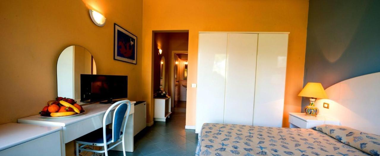 Th Cinisi - Florio Park Hotel Екстер'єр фото