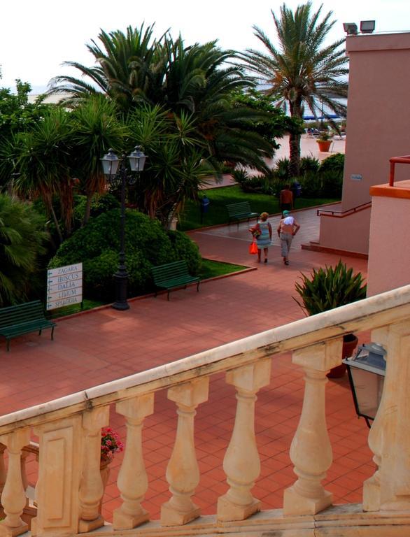 Th Cinisi - Florio Park Hotel Екстер'єр фото