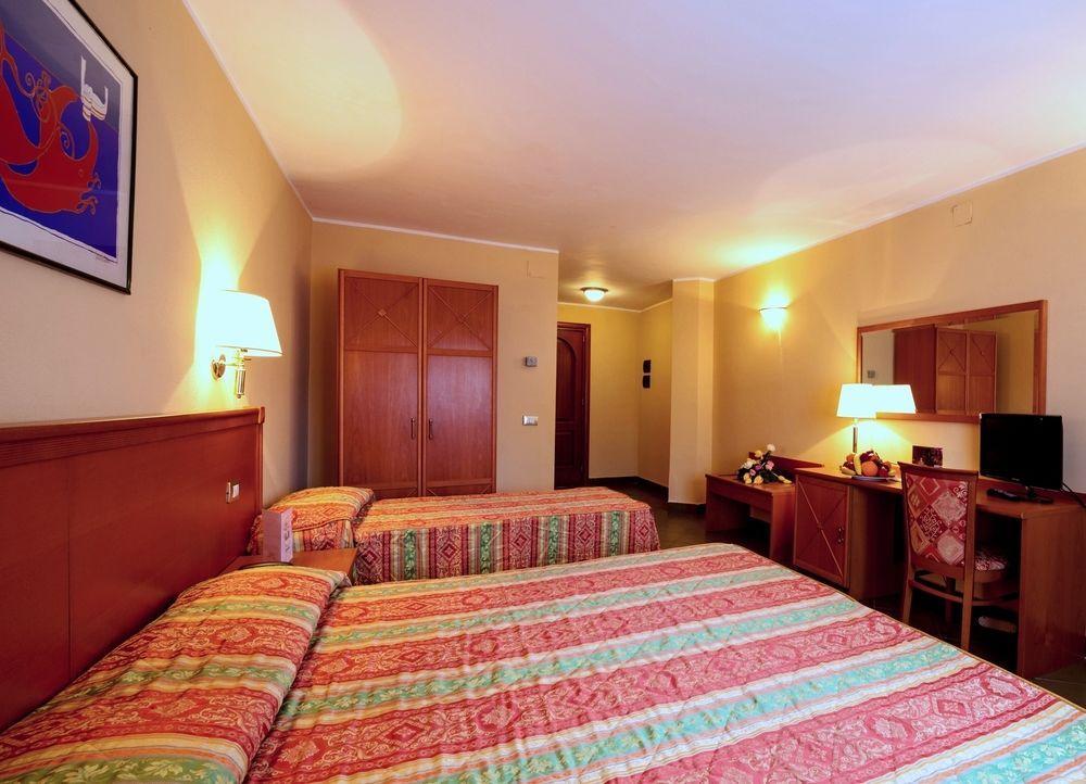 Th Cinisi - Florio Park Hotel Екстер'єр фото