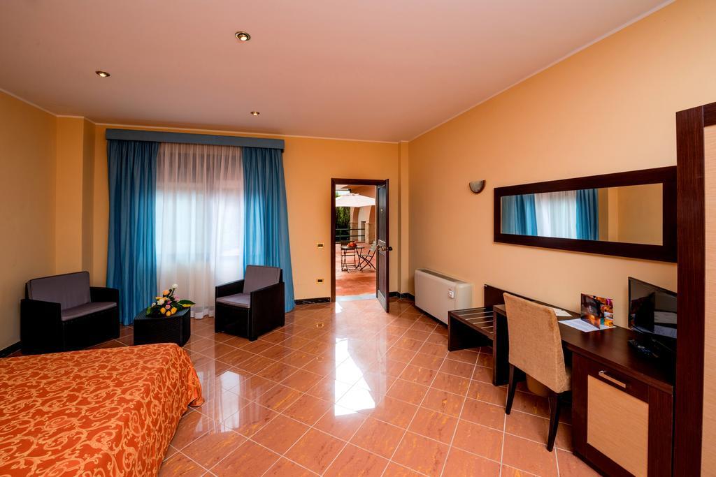Th Cinisi - Florio Park Hotel Екстер'єр фото