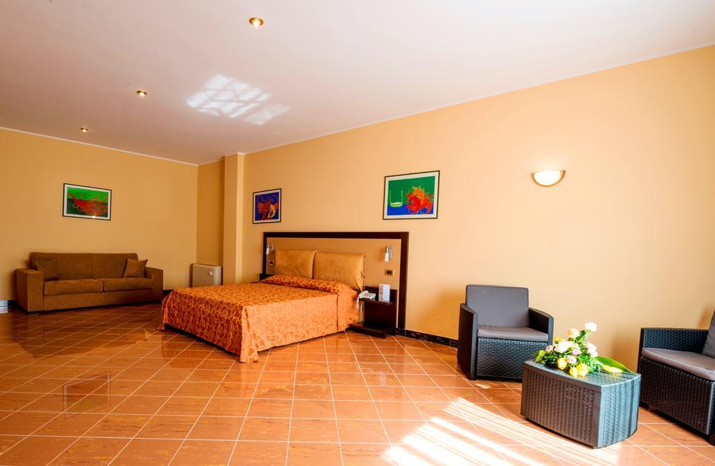 Th Cinisi - Florio Park Hotel Екстер'єр фото