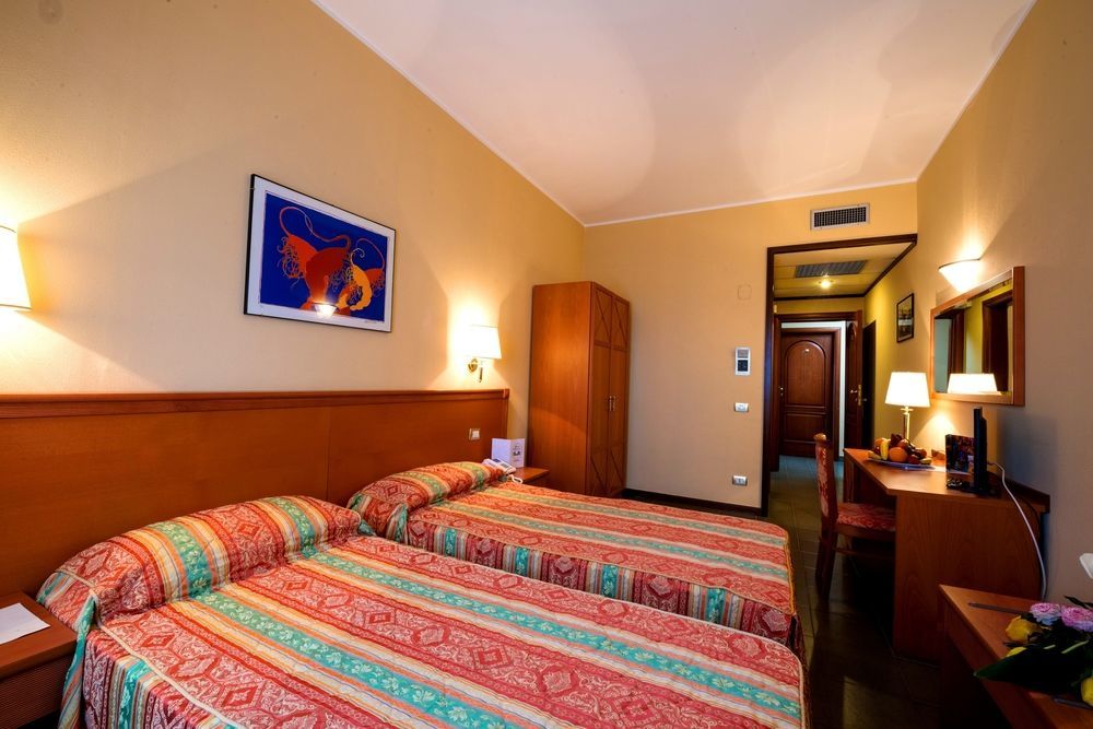 Th Cinisi - Florio Park Hotel Екстер'єр фото