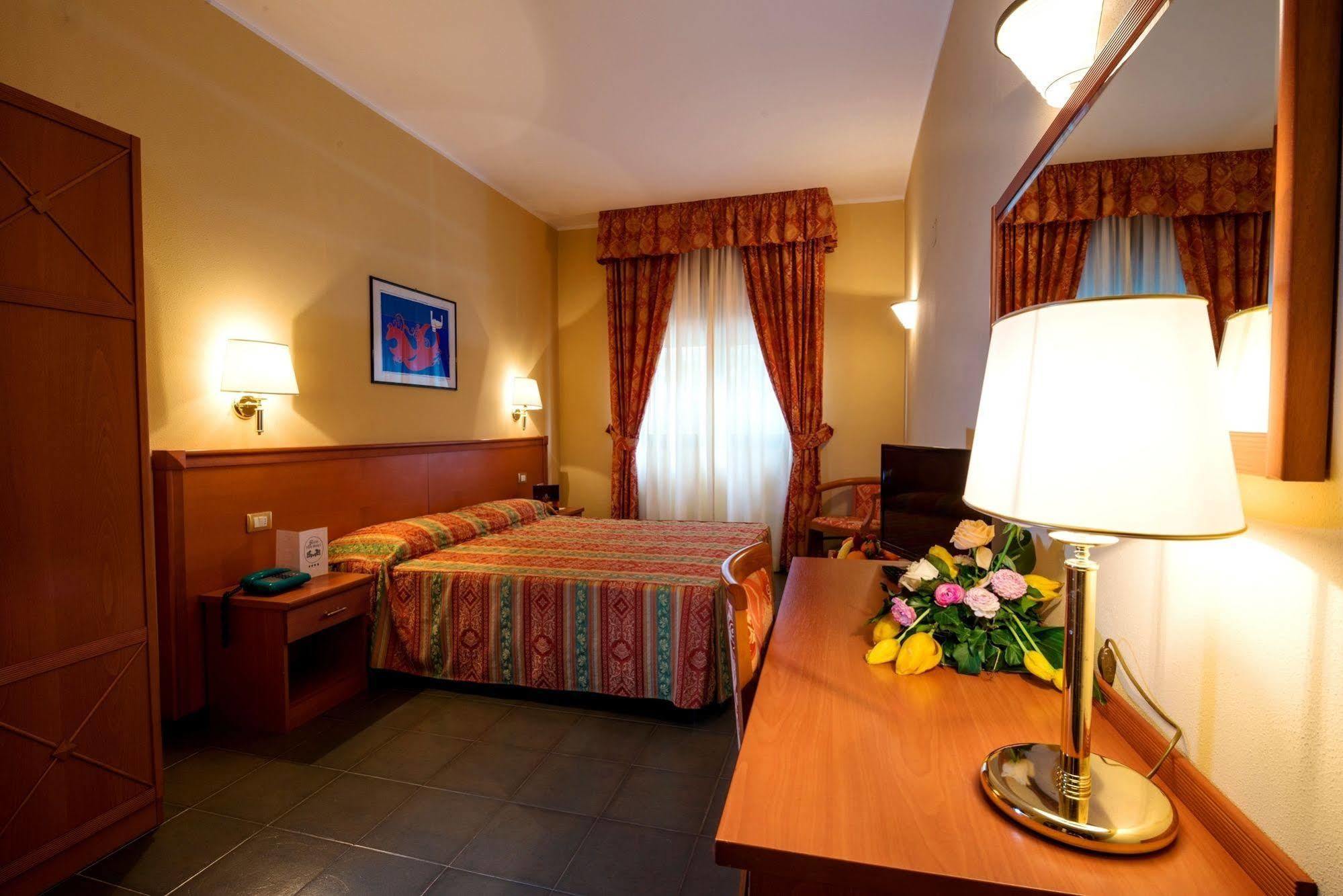 Th Cinisi - Florio Park Hotel Екстер'єр фото