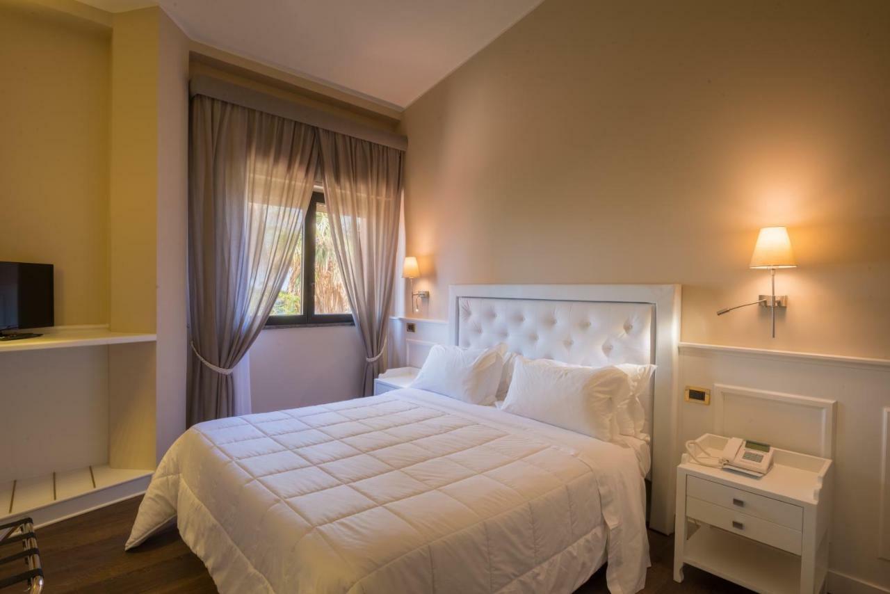 Th Cinisi - Florio Park Hotel Екстер'єр фото